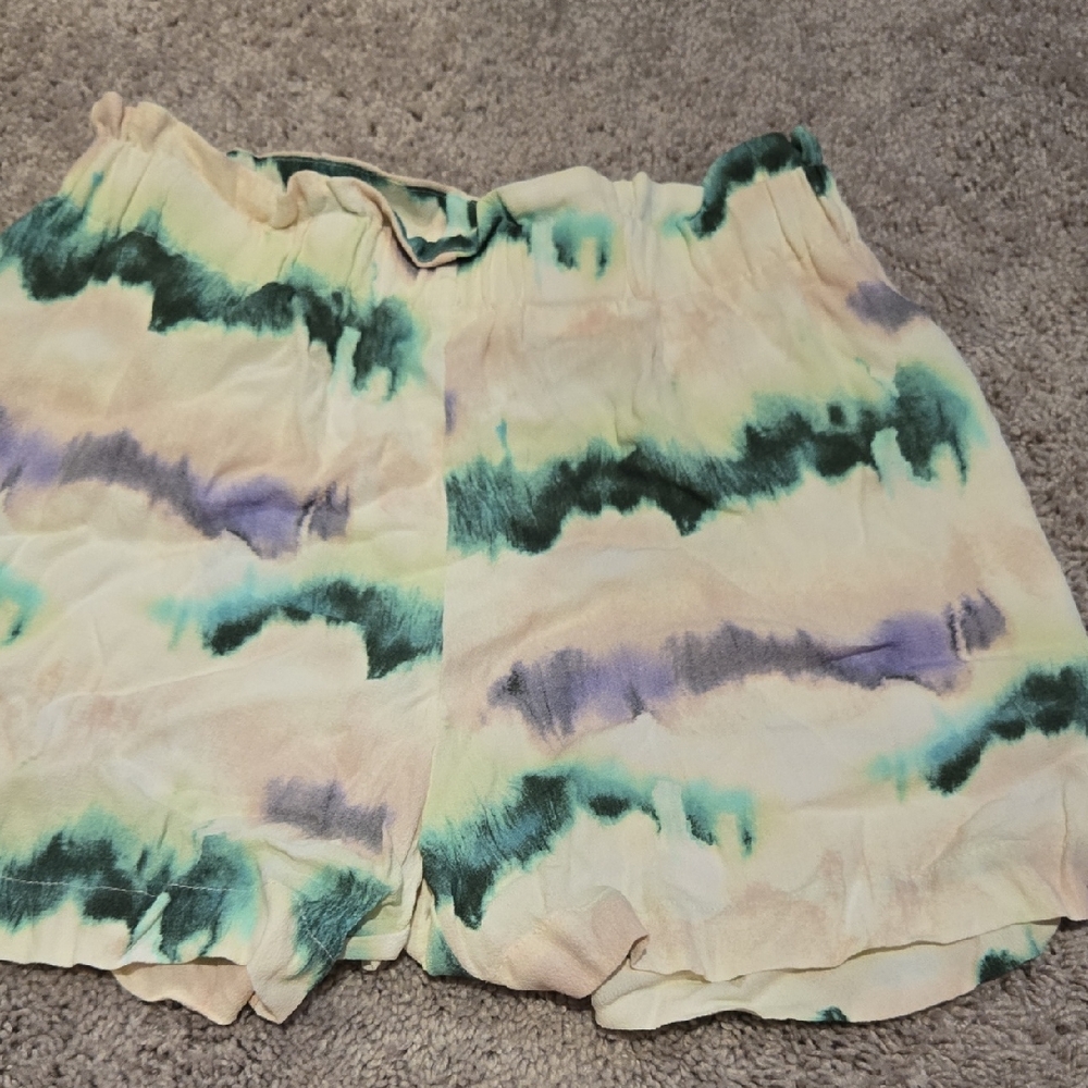 Zara Cream and Green Athletic Shorts with Tie-Dye Design